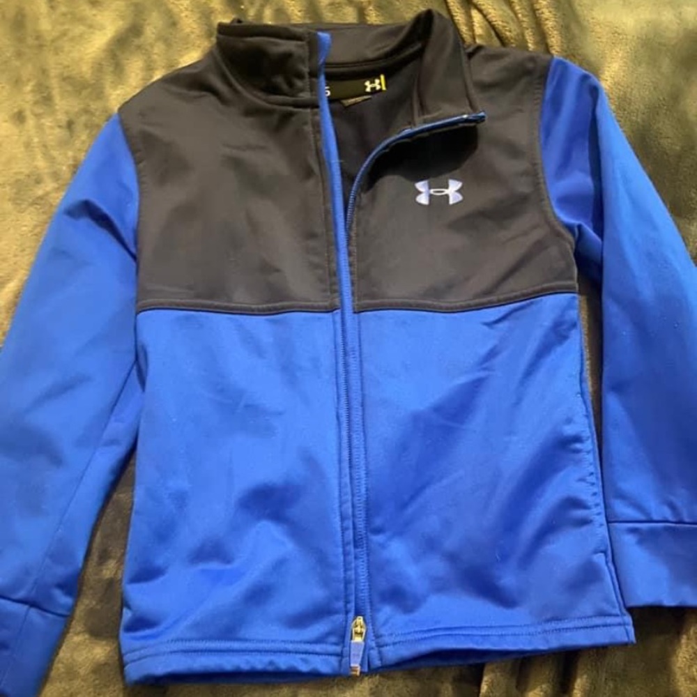 Boys size 5 under armor